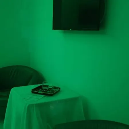 Room Black Nilo Nápoles