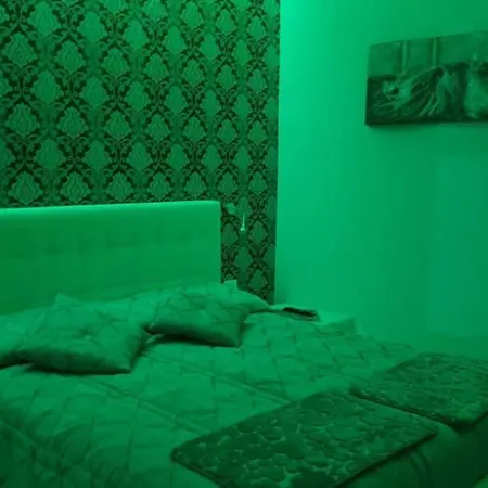Apartment Room Black Nilo Naples