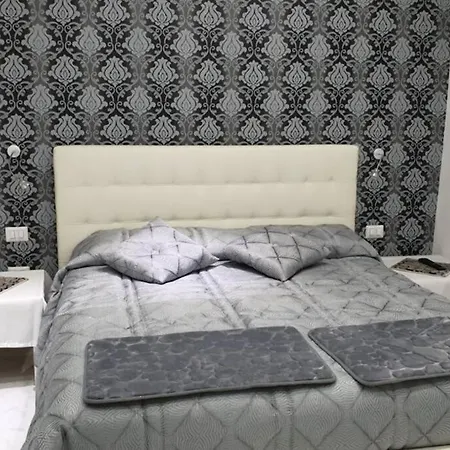 Room Black Nilo